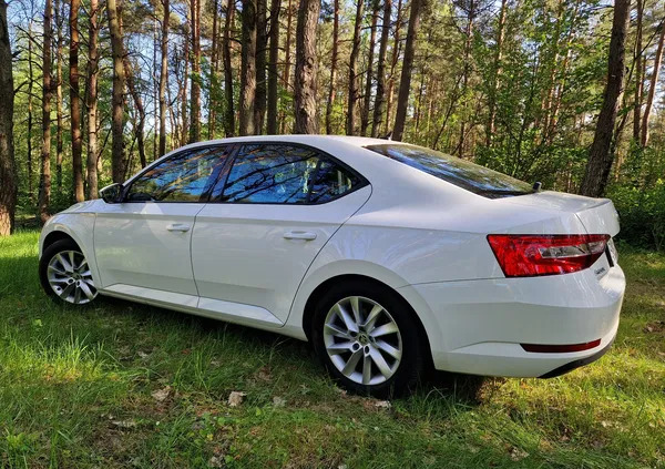 skoda Skoda Superb cena 87500 przebieg: 80000, rok produkcji 2018 z Sosnowiec